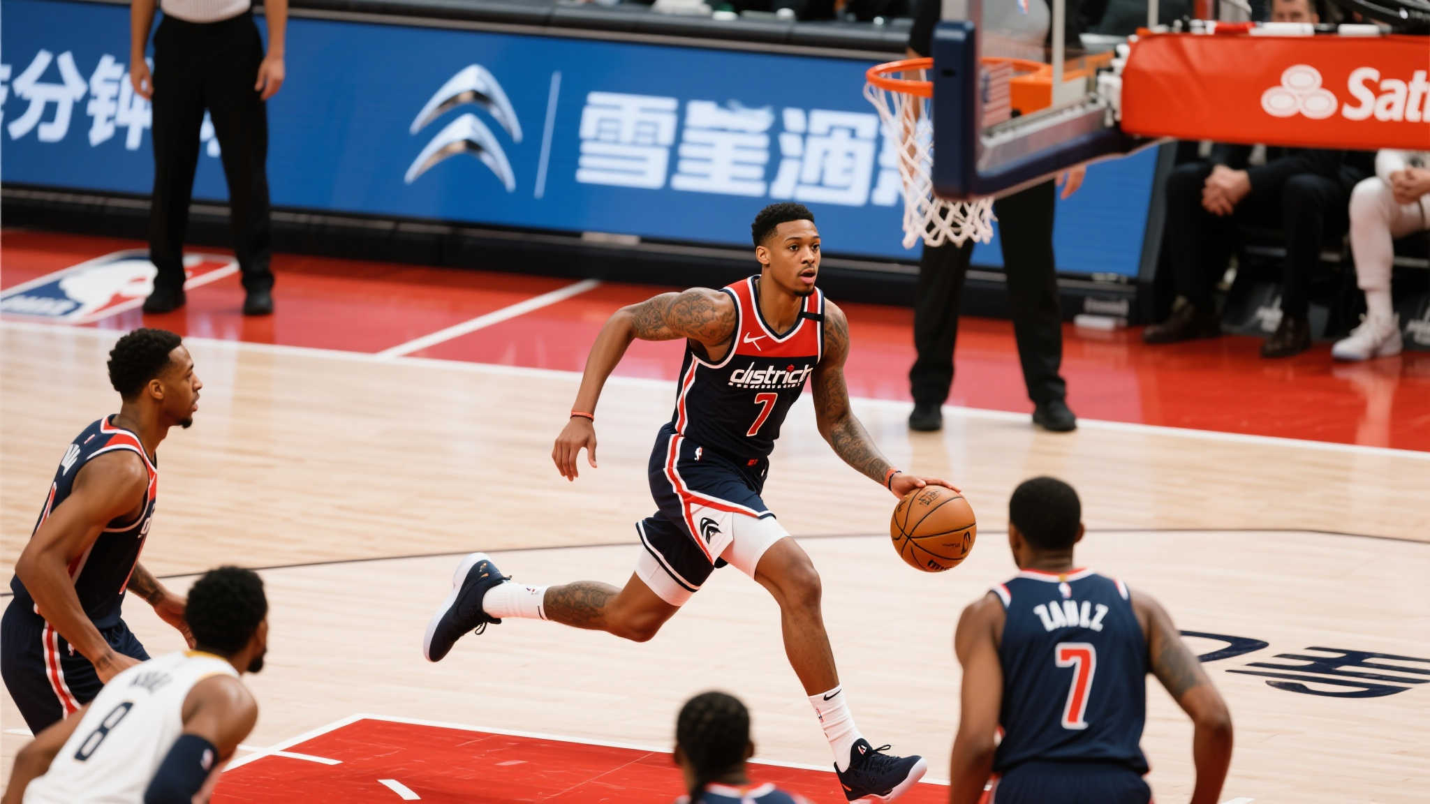 西亚卡姆身穿皇家马德里配色KD17战靴,决胜时刻献上16分 西亚卡姆身穿皇家马德里配色KD17战靴,决胜时刻献上16分